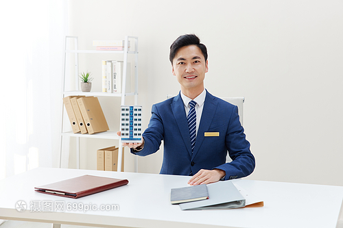 房地產(chǎn)市場(chǎng)中的核心驅(qū)動(dòng)力 房地產(chǎn)中介服務(wù)的價(jià)值與前景